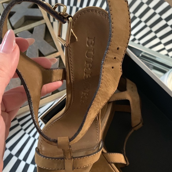 Burberry Brit Wedge Sandals Harper 39 like new - Picture 5 of 8